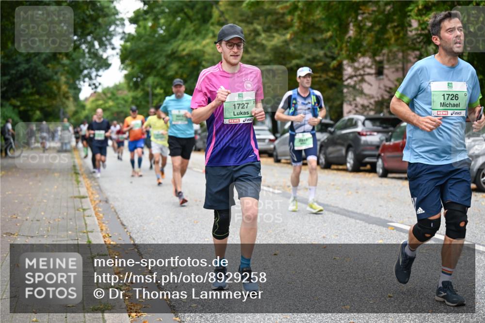 21.09.2025 - PSD Bank Halbmarathon Dr. Thomas Lammeyer http://msf.ph/oto/8929258 21.09.2025 10:48:51 Laufen 1727, 1726 meine-sportfotos.de