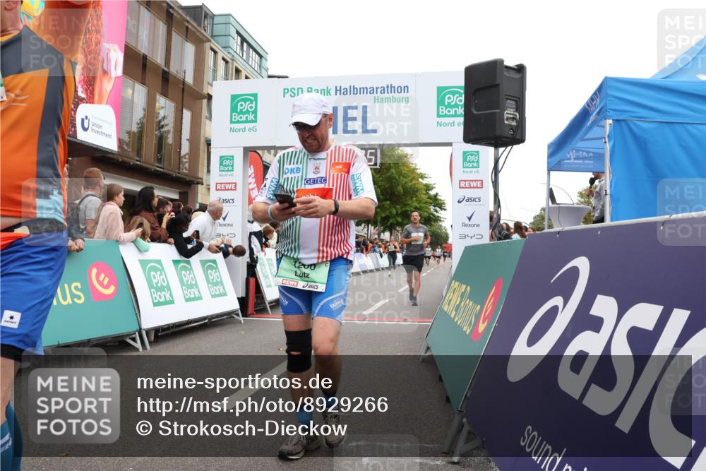 21.09.2025 - PSD Bank Halbmarathon Strokosch-Dieckow http://msf.ph/oto/8929266 21.09.2025 12:09:58 Ziel 1175, 1200, 1606, 2784, 3112, 3325, 4035 meine-sportfotos.de
