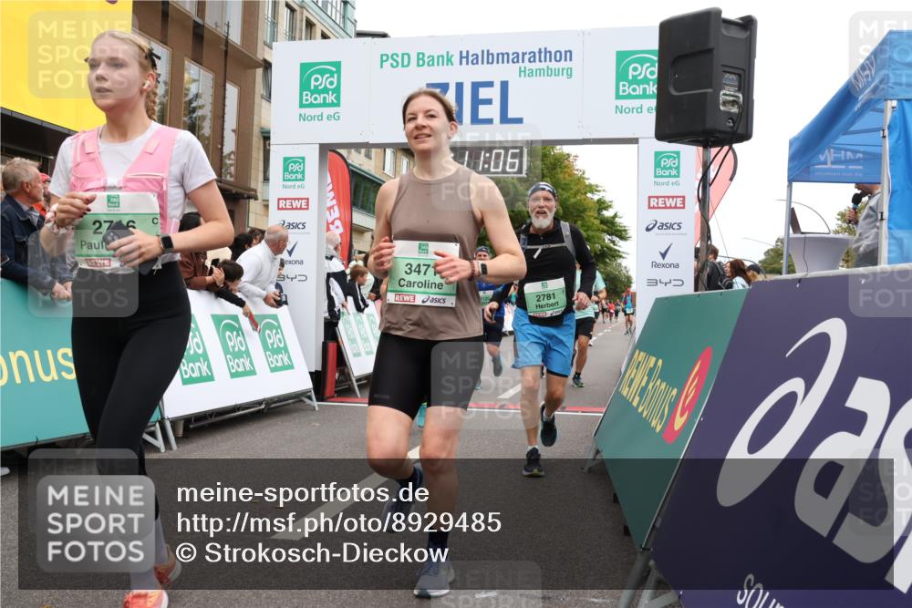 21.09.2025 - PSD Bank Halbmarathon Strokosch-Dieckow http://msf.ph/oto/8929485 21.09.2025 12:10:29 Ziel 1117, 1118, 1120, 2716, 2781, 3119, 3471, 3671, 3963 meine-sportfotos.de