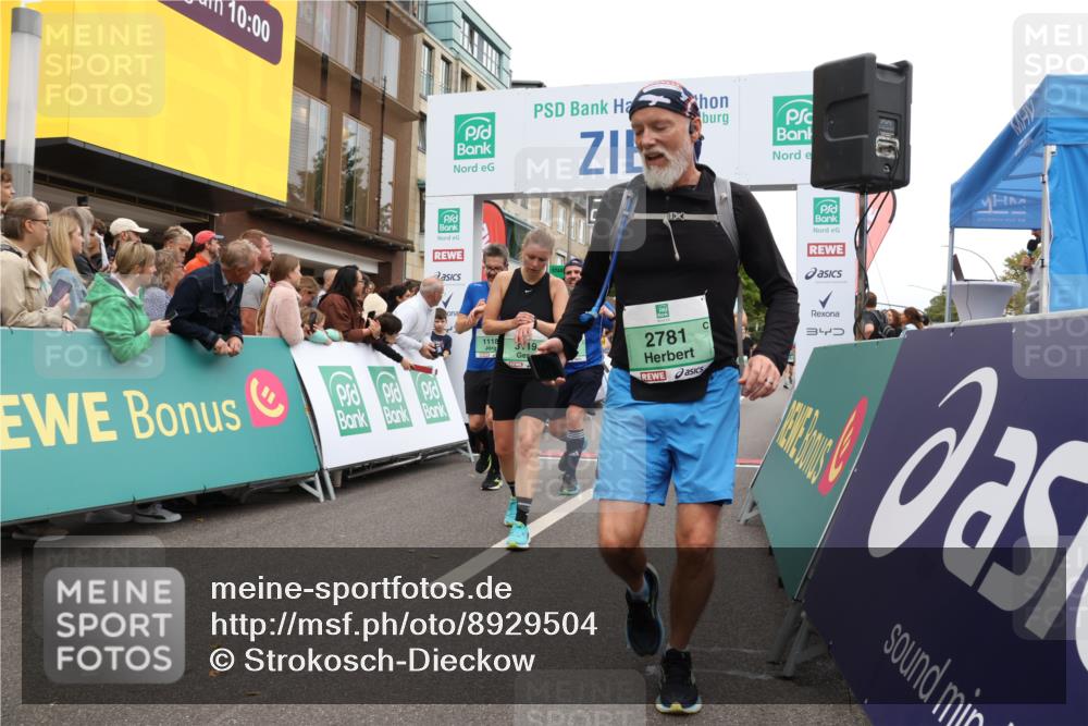 21.09.2025 - PSD Bank Halbmarathon Strokosch-Dieckow http://msf.ph/oto/8929504 21.09.2025 12:10:31 Ziel 1117, 1118, 1120, 2716, 2781, 3119, 3471, 3711, 3963 meine-sportfotos.de