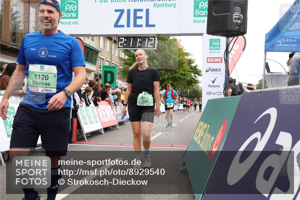 21.09.2025 - PSD Bank Halbmarathon Strokosch-Dieckow http://msf.ph/oto/8929540 21.09.2025 12:10:36 Ziel 1117, 1118, 1120, 2603, 2781, 3119, 3711, 3963 meine-sportfotos.de