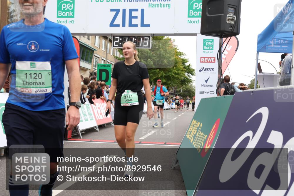 21.09.2025 - PSD Bank Halbmarathon Strokosch-Dieckow http://msf.ph/oto/8929546 21.09.2025 12:10:36 Ziel 1117, 1118, 1120, 2603, 2781, 3119, 3711, 3963 meine-sportfotos.de