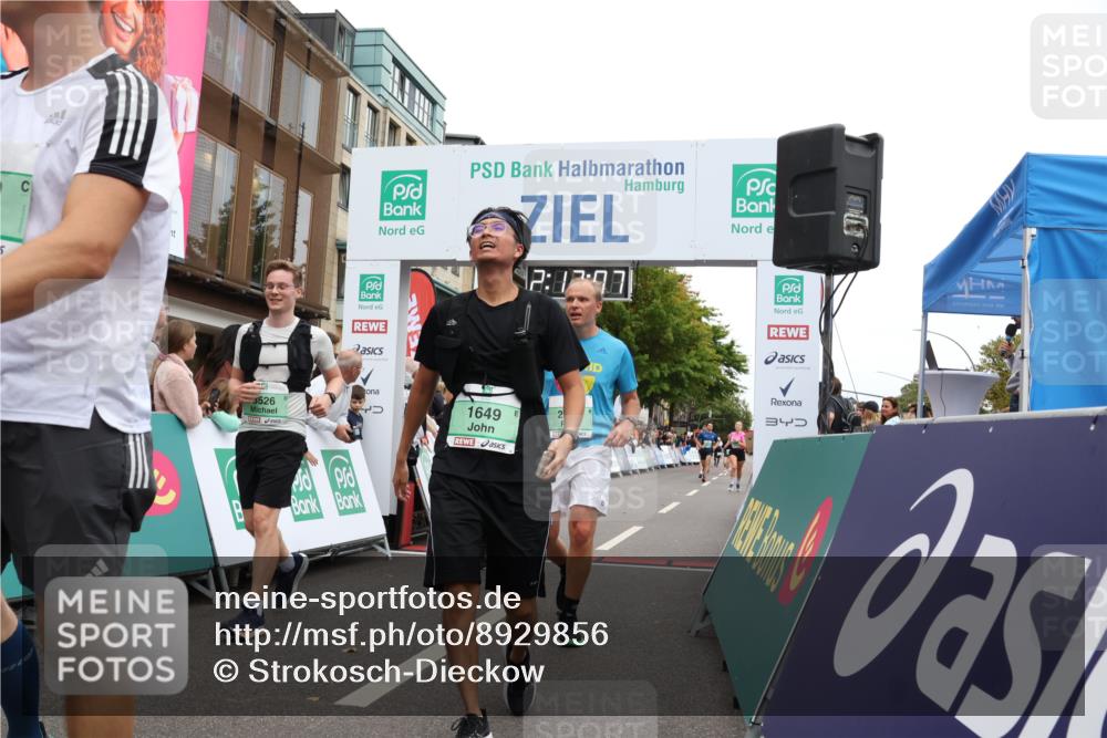 21.09.2025 - PSD Bank Halbmarathon Strokosch-Dieckow http://msf.ph/oto/8929856 21.09.2025 12:11:31 Ziel 1635, 1649, 2326, 2907, 2969, 3036, 3045, 3448, 3455, 3526 meine-sportfotos.de