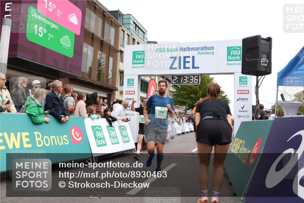 21.09.2025 - PSD Bank Halbmarathon Strokosch-Dieckow http://msf.ph/oto/8930463 21.09.2025 12:12:59 Ziel 1215, 2663, 2996, 3344, 3354, 3483 meine-sportfotos.de