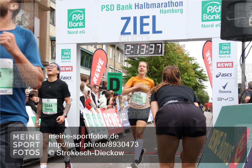21.09.2025 - PSD Bank Halbmarathon Strokosch-Dieckow http://msf.ph/oto/8930473 21.09.2025 12:13:00 Ziel 1215, 1625, 2663, 2996, 3344, 3483 meine-sportfotos.de