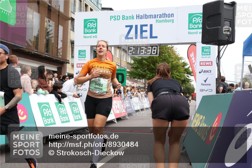 21.09.2025 - PSD Bank Halbmarathon Strokosch-Dieckow http://msf.ph/oto/8930484 21.09.2025 12:13:01 Ziel 1215, 1625, 2663, 2996, 3344, 3483, 3769 meine-sportfotos.de