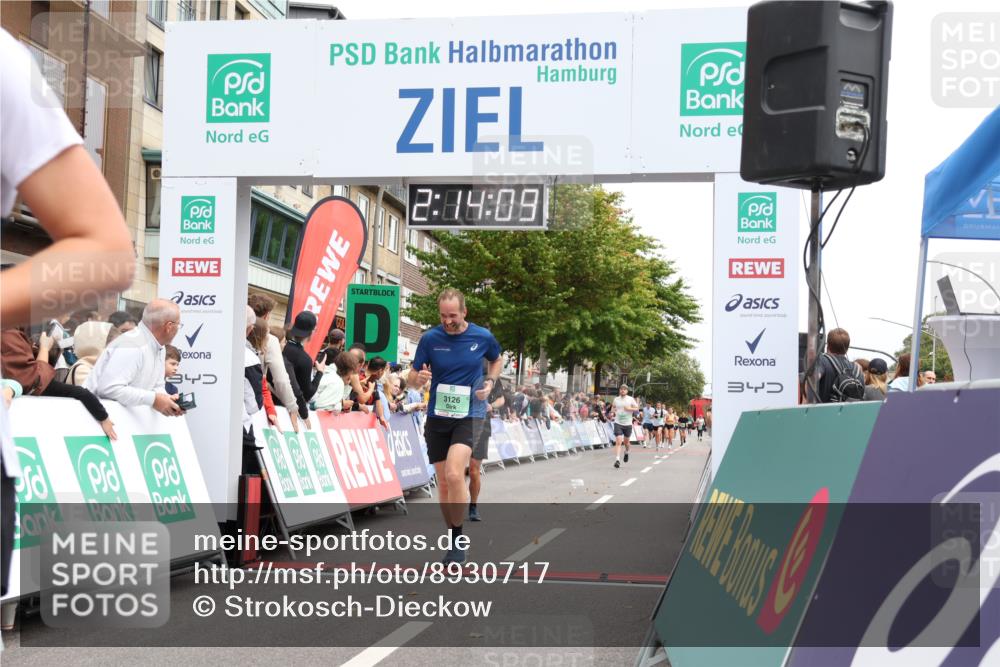 21.09.2025 - PSD Bank Halbmarathon Strokosch-Dieckow http://msf.ph/oto/8930717 21.09.2025 12:13:32 Ziel 2429, 2817, 2860, 3126, 3534, 3912 meine-sportfotos.de