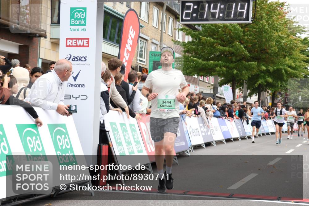 21.09.2025 - PSD Bank Halbmarathon Strokosch-Dieckow http://msf.ph/oto/8930771 21.09.2025 12:13:38 Ziel 3126, 3444, 3912 meine-sportfotos.de