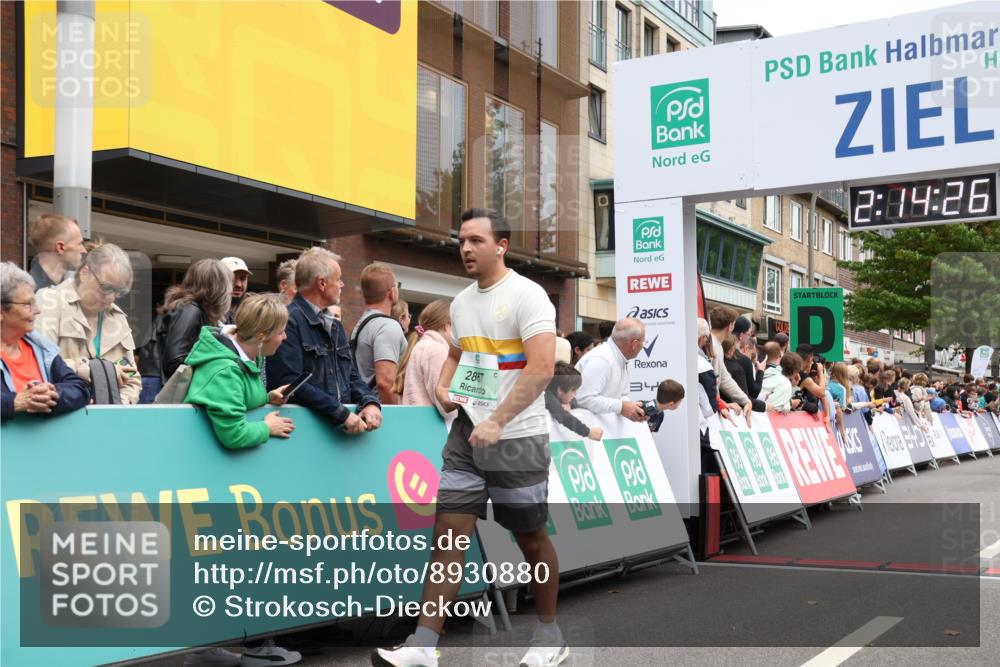 21.09.2025 - PSD Bank Halbmarathon Strokosch-Dieckow http://msf.ph/oto/8930880 21.09.2025 12:13:49 Ziel 2410, 2867, 3229, 3360, 3698, 3987 meine-sportfotos.de