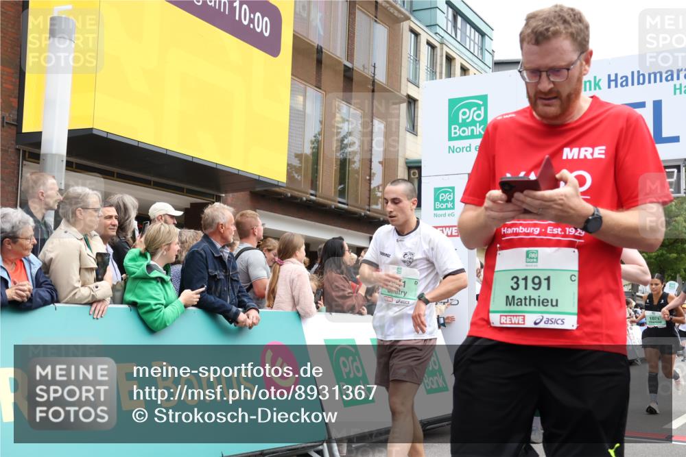 21.09.2025 - PSD Bank Halbmarathon Strokosch-Dieckow http://msf.ph/oto/8931367 21.09.2025 12:15:15 Ziel 1071, 1072, 1384, 1587, 1588, 1589, 1641, 3140, 3191, 3433, 3517, 3902 meine-sportfotos.de
