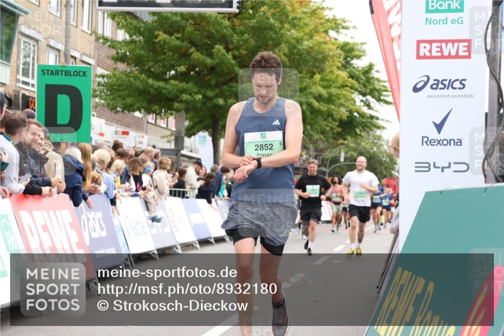 21.09.2025 - PSD Bank Halbmarathon Strokosch-Dieckow http://msf.ph/oto/8932180 21.09.2025 12:17:35 Ziel 1143, 1144, 1145, 2852 meine-sportfotos.de