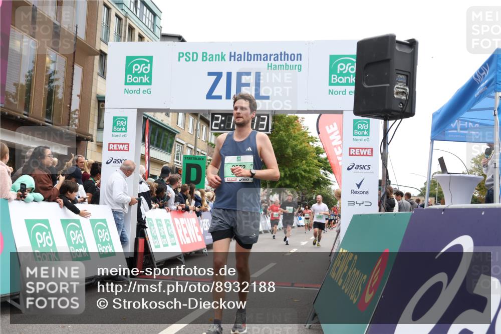 21.09.2025 - PSD Bank Halbmarathon Strokosch-Dieckow http://msf.ph/oto/8932188 21.09.2025 12:17:36 Ziel 1143, 1144, 1145, 1590, 2852, 3308, 3781 meine-sportfotos.de