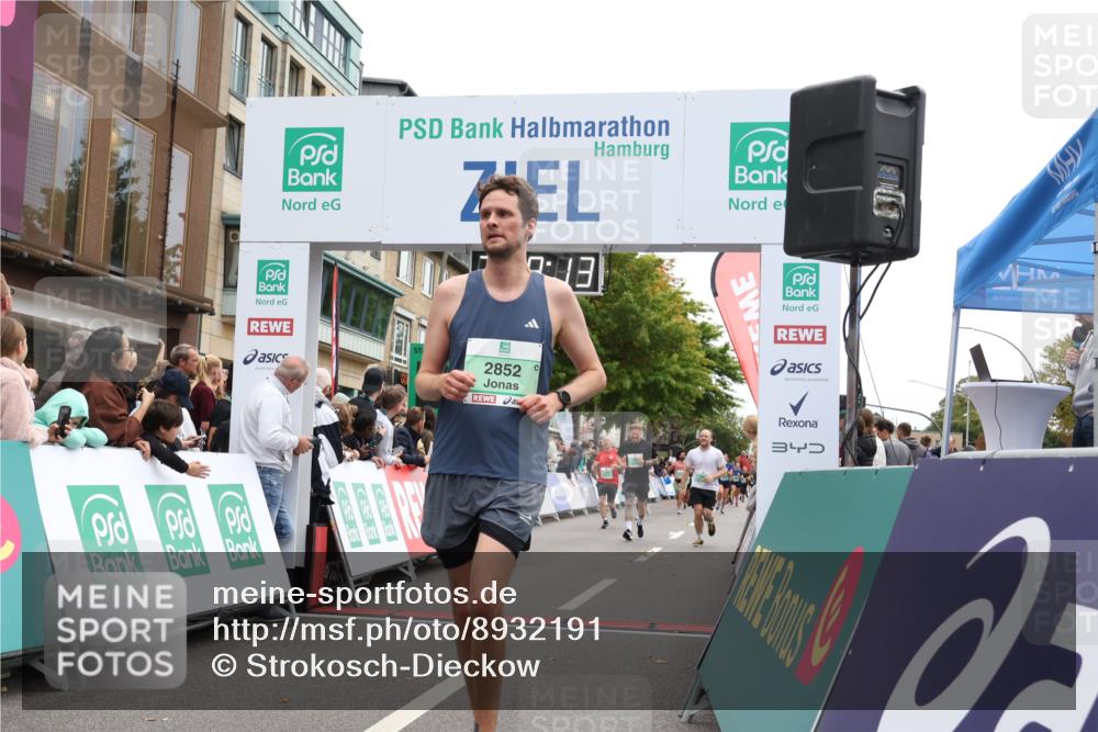 21.09.2025 - PSD Bank Halbmarathon Strokosch-Dieckow http://msf.ph/oto/8932191 21.09.2025 12:17:36 Ziel 1143, 1144, 1145, 1590, 2852, 3308, 3781 meine-sportfotos.de