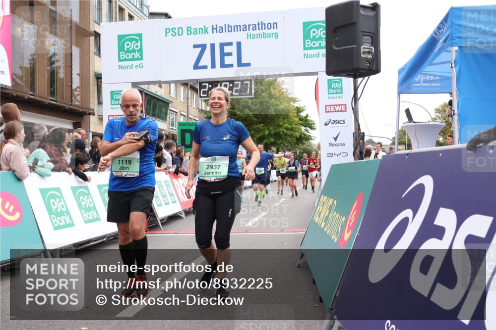 21.09.2025 - PSD Bank Halbmarathon Strokosch-Dieckow http://msf.ph/oto/8932225 21.09.2025 12:17:50 Ziel 1119, 1207, 1503, 1753, 1754, 2937, 3120, 3171, 3195, 3310, 3462, 3523, 4023, 4027 meine-sportfotos.de