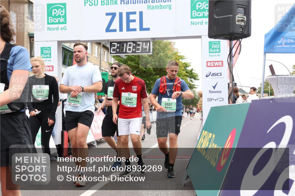 21.09.2025 - PSD Bank Halbmarathon Strokosch-Dieckow http://msf.ph/oto/8932269 21.09.2025 12:17:57 Ziel 1503, 2639, 2831, 2869, 2881, 3117, 3171, 3192, 3195, 3247, 3337, 3462, 4023 meine-sportfotos.de
