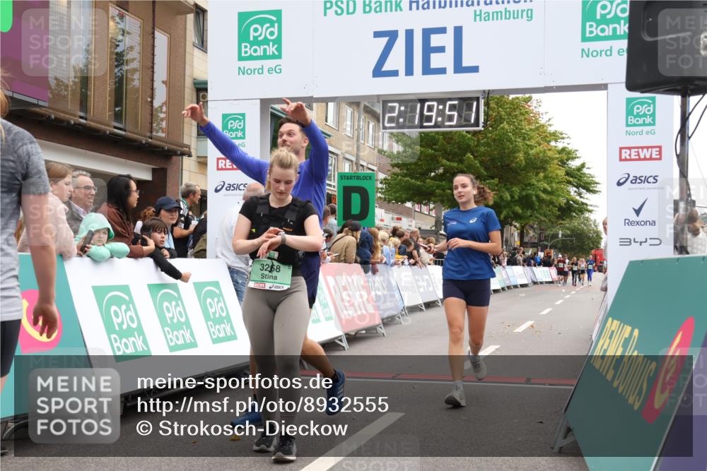 21.09.2025 - PSD Bank Halbmarathon Strokosch-Dieckow http://msf.ph/oto/8932555 21.09.2025 12:19:14 Ziel 1294, 3268, 3306, 3417, 3437, 3900 meine-sportfotos.de