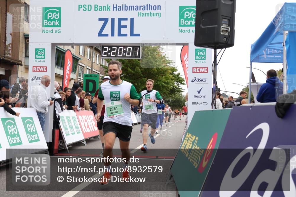21.09.2025 - PSD Bank Halbmarathon Strokosch-Dieckow http://msf.ph/oto/8932579 21.09.2025 12:19:24 Ziel 2002, 2981, 3293, 3582, 3977 meine-sportfotos.de