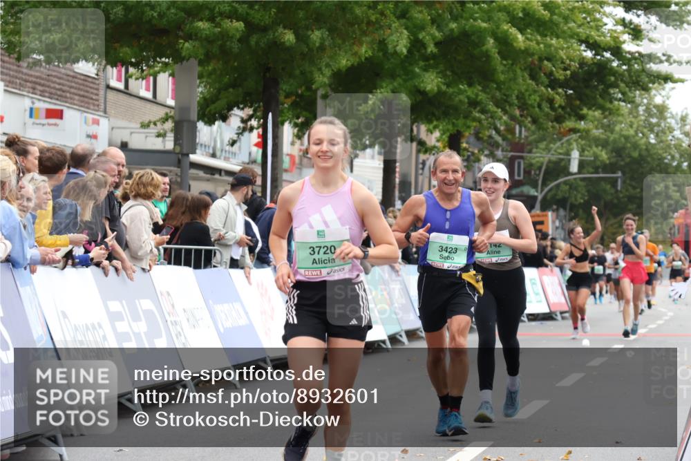 21.09.2025 - PSD Bank Halbmarathon Strokosch-Dieckow http://msf.ph/oto/8932601 21.09.2025 12:19:29 Ziel 1142, 2002, 2981, 3293, 3423, 3582, 3720, 3977 meine-sportfotos.de
