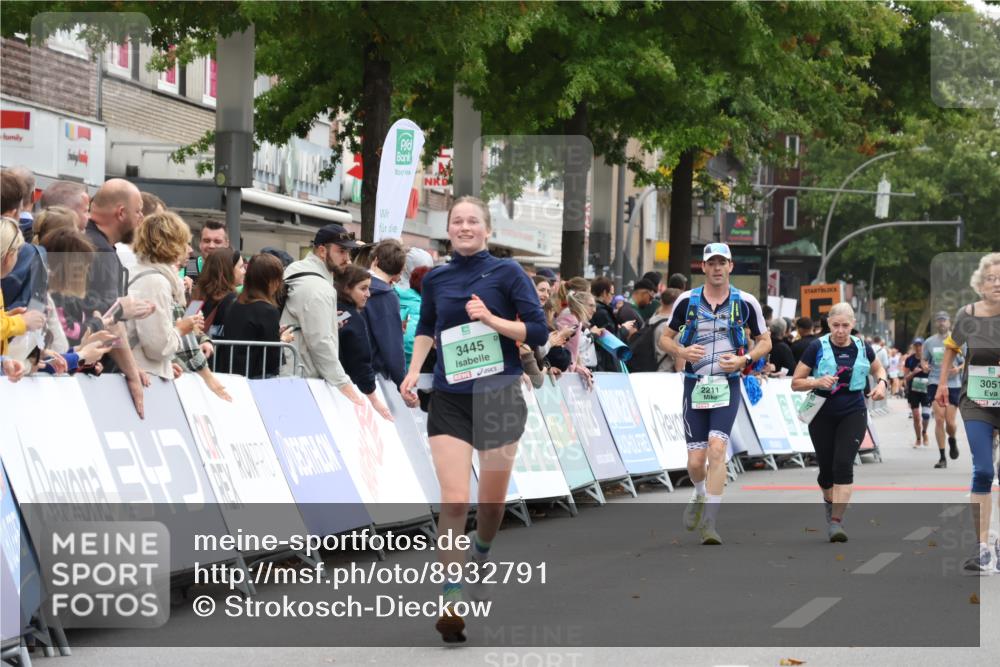 21.09.2025 - PSD Bank Halbmarathon Strokosch-Dieckow http://msf.ph/oto/8932791 21.09.2025 12:20:25 Ziel 1151, 1152, 3385, 3445 meine-sportfotos.de