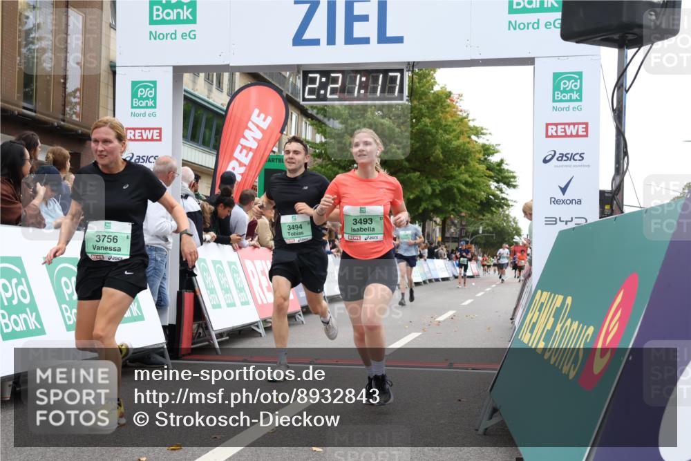 21.09.2025 - PSD Bank Halbmarathon Strokosch-Dieckow http://msf.ph/oto/8932843 21.09.2025 12:20:40 Ziel 1176, 1235, 2211, 3051, 3052, 3493, 3494, 3756 meine-sportfotos.de
