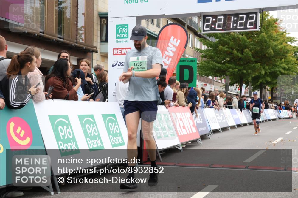 21.09.2025 - PSD Bank Halbmarathon Strokosch-Dieckow http://msf.ph/oto/8932852 21.09.2025 12:20:45 Ziel 1208, 1235, 3493, 3494, 3756 meine-sportfotos.de