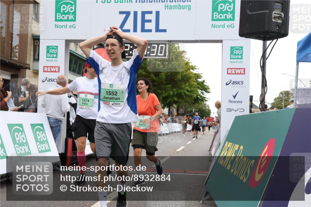 21.09.2025 - PSD Bank Halbmarathon Strokosch-Dieckow http://msf.ph/oto/8932884 21.09.2025 12:20:54 Ziel 1208, 1474, 1552, 3690 meine-sportfotos.de