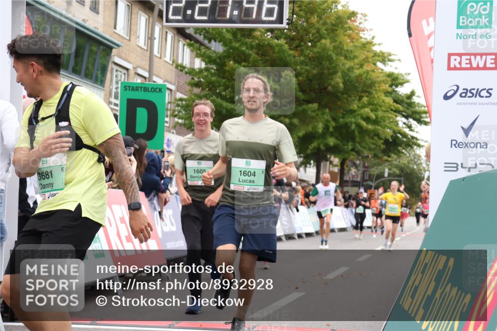 21.09.2025 - PSD Bank Halbmarathon Strokosch-Dieckow http://msf.ph/oto/8932928 21.09.2025 12:21:10 Ziel 1054, 1604, 1605, 1771, 2882, 3246, 3296, 3643, 3644, 3681, 3798 meine-sportfotos.de