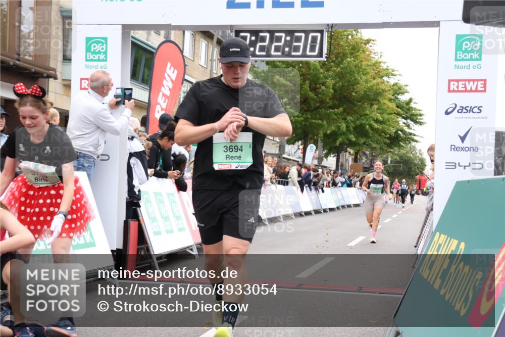 21.09.2025 - PSD Bank Halbmarathon Strokosch-Dieckow http://msf.ph/oto/8933054 21.09.2025 12:21:53 Ziel 1214, 2905, 3409, 3679, 3694 meine-sportfotos.de