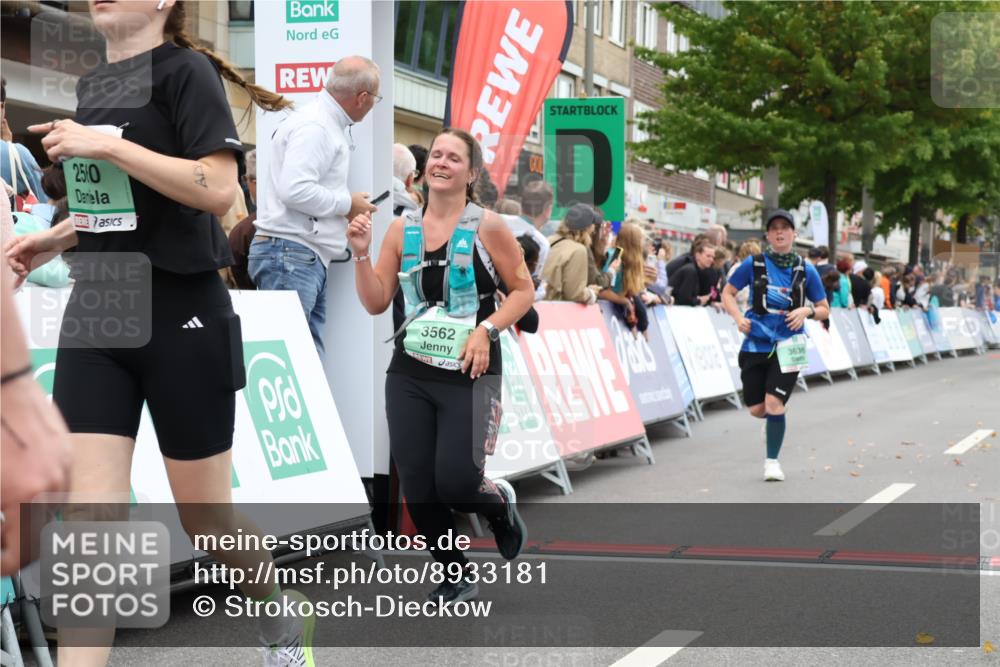 21.09.2025 - PSD Bank Halbmarathon Strokosch-Dieckow http://msf.ph/oto/8933181 21.09.2025 12:22:20 Ziel 2560, 3305, 3327, 3432, 3562, 3636, 3890 meine-sportfotos.de