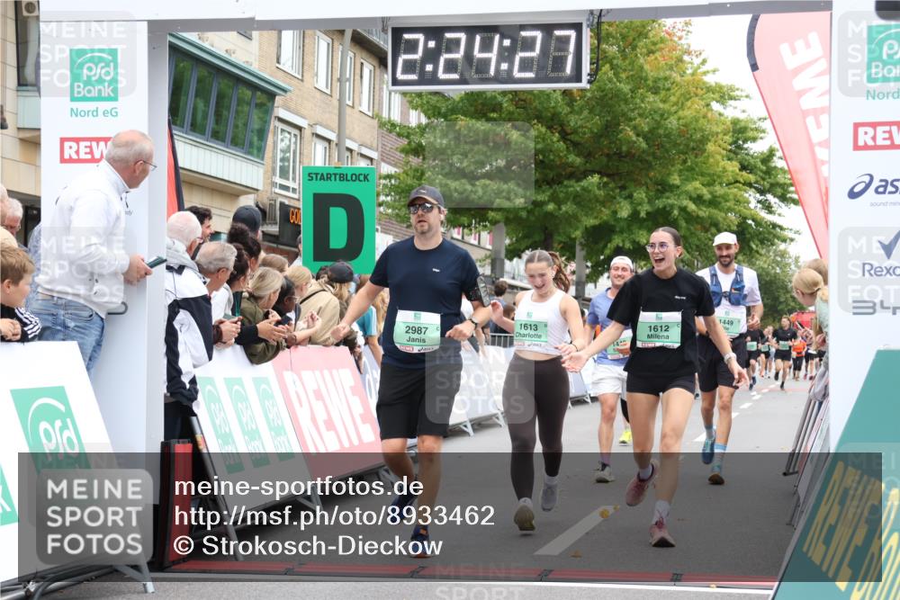 21.09.2025 - PSD Bank Halbmarathon Strokosch-Dieckow http://msf.ph/oto/8933462 21.09.2025 12:23:50 Ziel 1011, 1012, 1013, 1448, 1449, 1612, 1613, 2987, 3225, 3368, 3515, 3546 meine-sportfotos.de