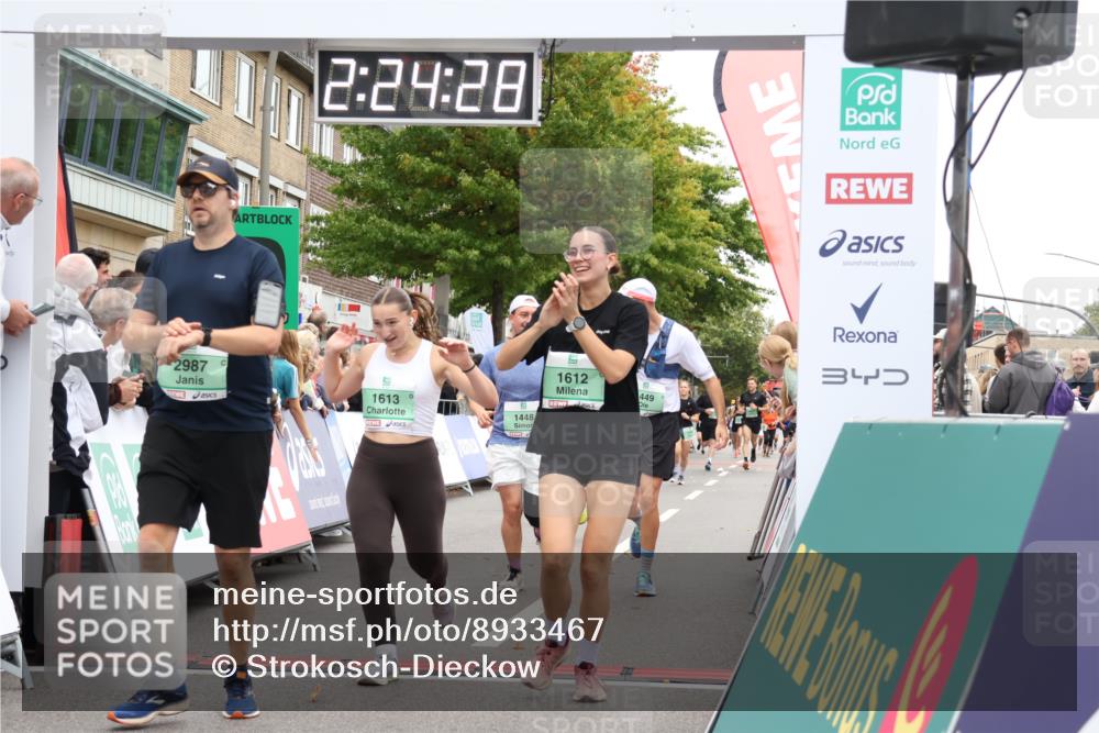 21.09.2025 - PSD Bank Halbmarathon Strokosch-Dieckow http://msf.ph/oto/8933467 21.09.2025 12:23:51 Ziel 1011, 1012, 1013, 1448, 1449, 1612, 1613, 2987, 3225, 3368, 3546 meine-sportfotos.de