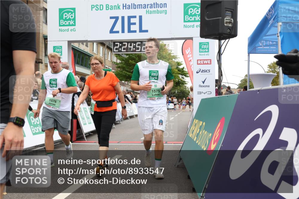 21.09.2025 - PSD Bank Halbmarathon Strokosch-Dieckow http://msf.ph/oto/8933547 21.09.2025 12:24:15 Ziel 1005, 1163, 1575, 1576, 2250, 3138, 3240, 3616 meine-sportfotos.de