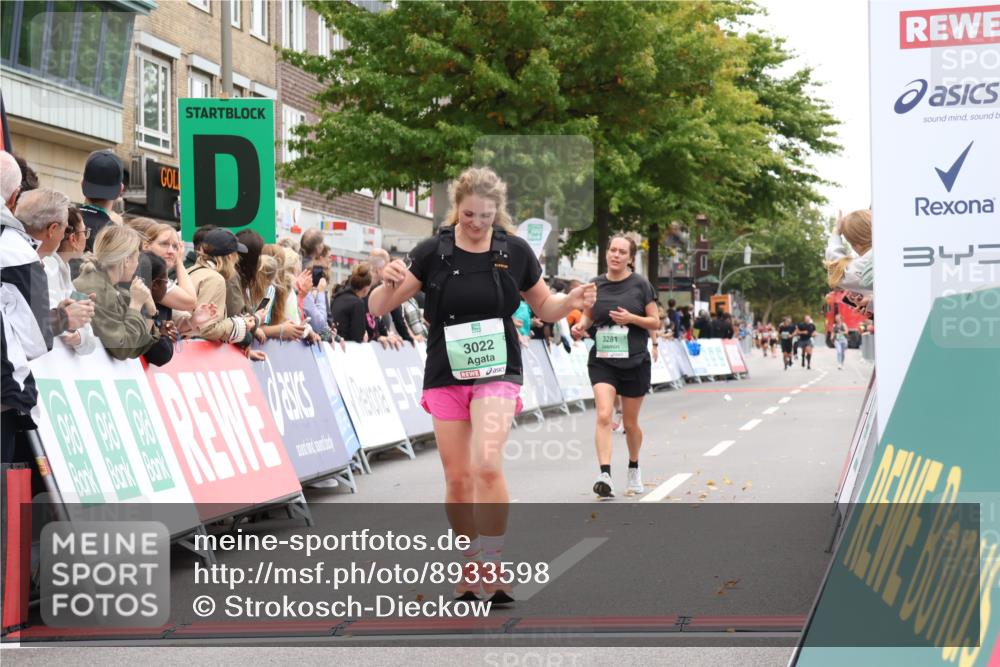 21.09.2025 - PSD Bank Halbmarathon Strokosch-Dieckow http://msf.ph/oto/8933598 21.09.2025 12:24:32 Ziel 1498, 1499, 3022, 3281, 3602 meine-sportfotos.de
