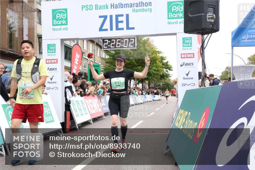 21.09.2025 - PSD Bank Halbmarathon Strokosch-Dieckow http://msf.ph/oto/8933740 21.09.2025 12:25:26 Ziel 3121, 3436, 3682 meine-sportfotos.de