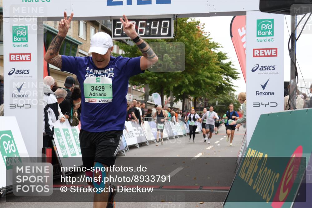 21.09.2025 - PSD Bank Halbmarathon Strokosch-Dieckow http://msf.ph/oto/8933791 21.09.2025 12:26:04 Ziel 3258, 3429, 3548 meine-sportfotos.de