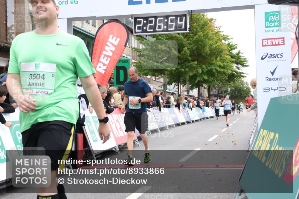 21.09.2025 - PSD Bank Halbmarathon Strokosch-Dieckow http://msf.ph/oto/8933866 21.09.2025 12:26:18 Ziel 3227, 3504, 3829 meine-sportfotos.de