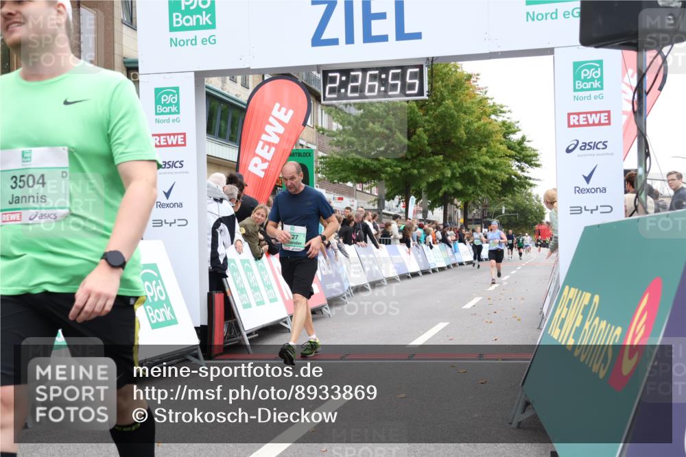 21.09.2025 - PSD Bank Halbmarathon Strokosch-Dieckow http://msf.ph/oto/8933869 21.09.2025 12:26:18 Ziel 3227, 3504, 3829 meine-sportfotos.de