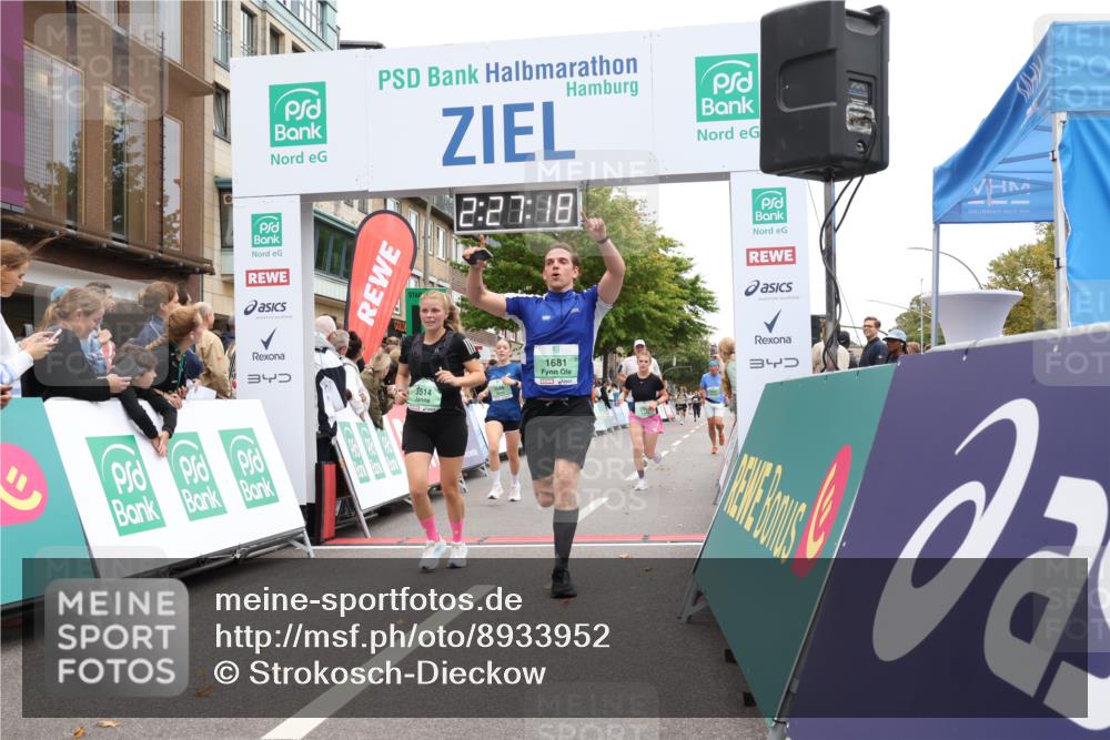 21.09.2025 - PSD Bank Halbmarathon Strokosch-Dieckow http://msf.ph/oto/8933952 21.09.2025 12:26:41 Ziel 1681, 2900, 2903, 2950, 3276, 3514, 3686, 3813 meine-sportfotos.de