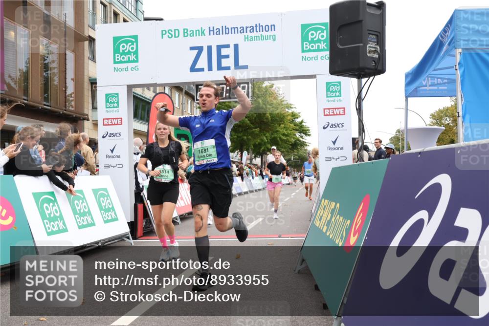 21.09.2025 - PSD Bank Halbmarathon Strokosch-Dieckow http://msf.ph/oto/8933955 21.09.2025 12:26:42 Ziel 1681, 2900, 2903, 2950, 3276, 3514, 3686, 3813 meine-sportfotos.de