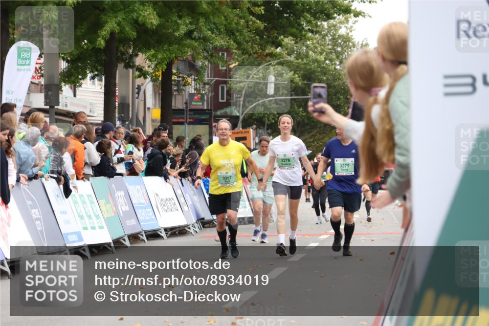 21.09.2025 - PSD Bank Halbmarathon Strokosch-Dieckow http://msf.ph/oto/8934019 21.09.2025 12:27:03 Ziel 3518, 3559 meine-sportfotos.de