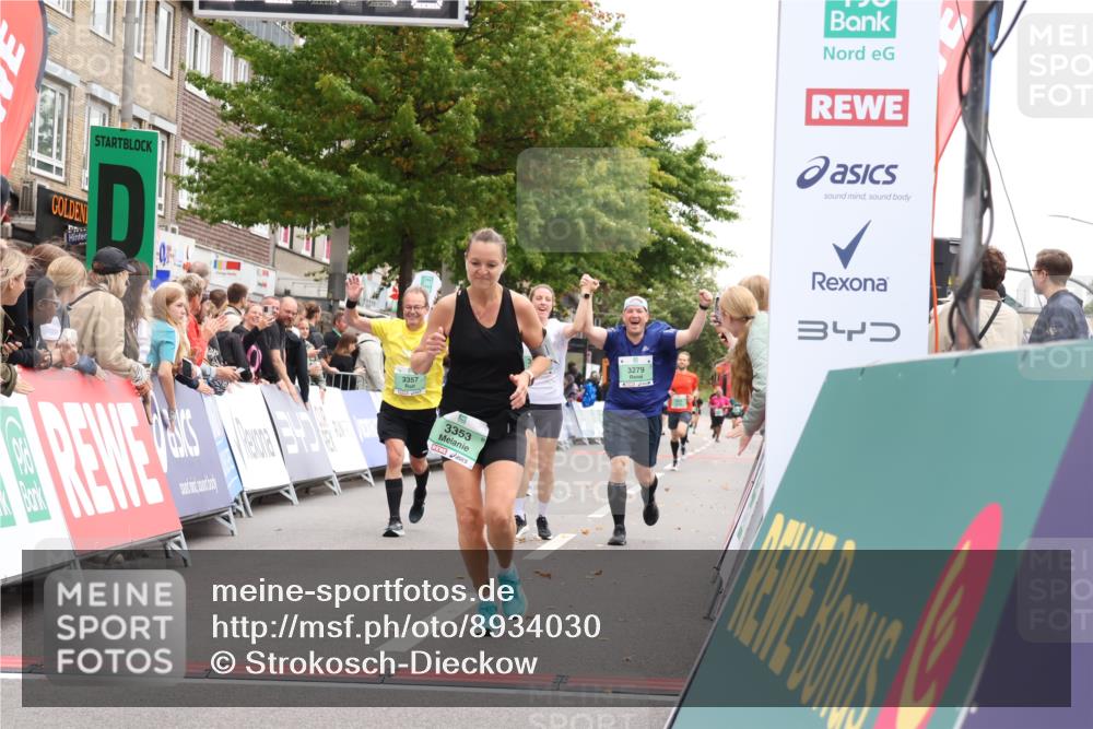 21.09.2025 - PSD Bank Halbmarathon Strokosch-Dieckow http://msf.ph/oto/8934030 21.09.2025 12:27:09 Ziel 3278, 3279, 3353, 3357 meine-sportfotos.de