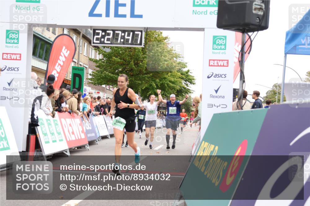 21.09.2025 - PSD Bank Halbmarathon Strokosch-Dieckow http://msf.ph/oto/8934032 21.09.2025 12:27:10 Ziel 3278, 3279, 3353, 3357 meine-sportfotos.de