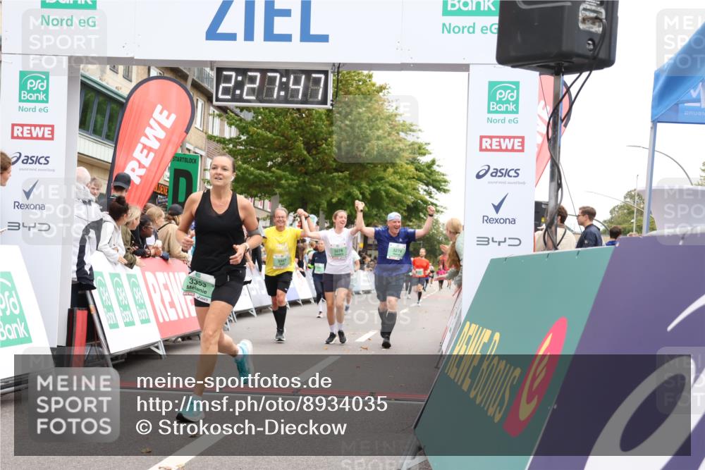 21.09.2025 - PSD Bank Halbmarathon Strokosch-Dieckow http://msf.ph/oto/8934035 21.09.2025 12:27:10 Ziel 3278, 3279, 3353, 3357 meine-sportfotos.de