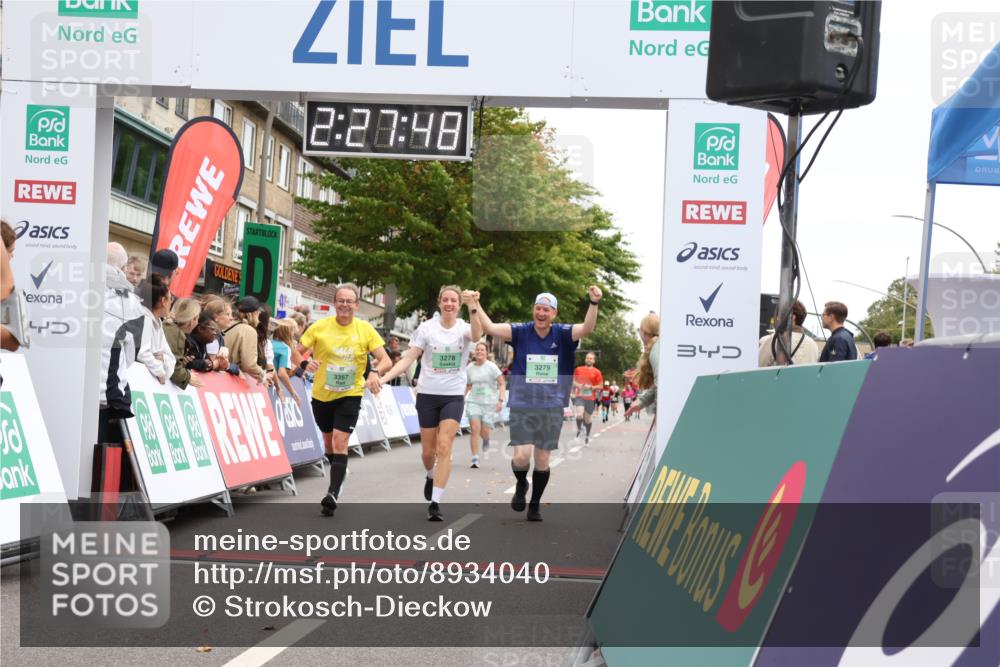 21.09.2025 - PSD Bank Halbmarathon Strokosch-Dieckow http://msf.ph/oto/8934040 21.09.2025 12:27:11 Ziel 3277, 3278, 3279, 3330, 3353, 3357 meine-sportfotos.de