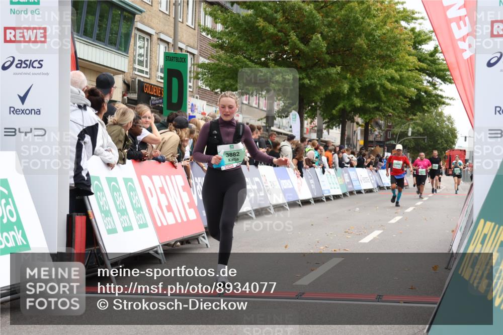 21.09.2025 - PSD Bank Halbmarathon Strokosch-Dieckow http://msf.ph/oto/8934077 21.09.2025 12:27:21 Ziel 3277, 3330, 3856, 3882 meine-sportfotos.de