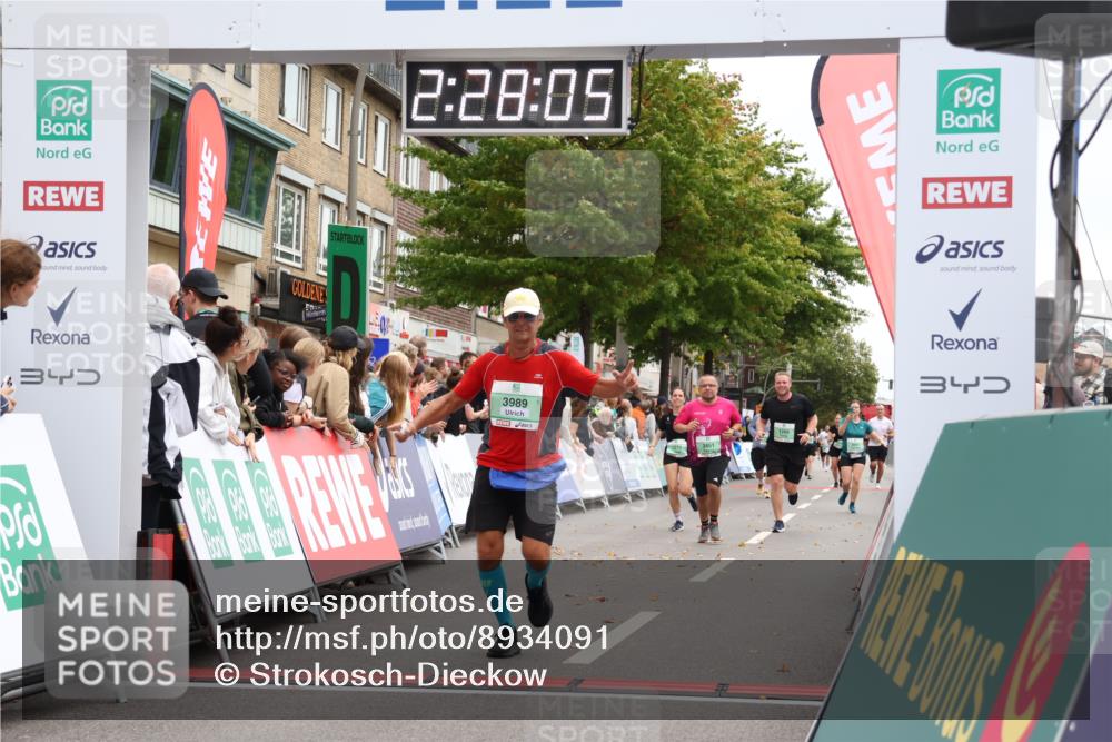 21.09.2025 - PSD Bank Halbmarathon Strokosch-Dieckow http://msf.ph/oto/8934091 21.09.2025 12:27:28 Ziel 1269, 1270, 3451, 3882, 3989 meine-sportfotos.de