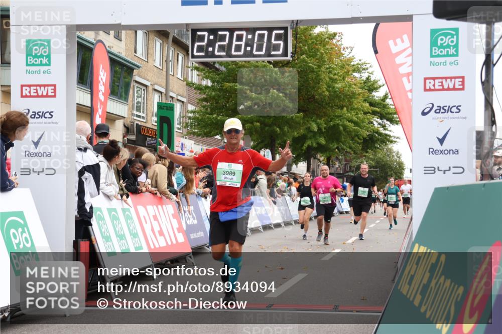 21.09.2025 - PSD Bank Halbmarathon Strokosch-Dieckow http://msf.ph/oto/8934094 21.09.2025 12:27:28 Ziel 1269, 1270, 3451, 3882, 3989 meine-sportfotos.de
