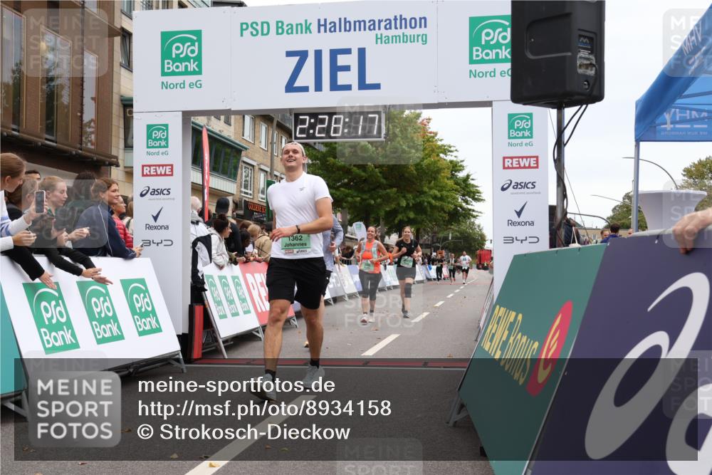 21.09.2025 - PSD Bank Halbmarathon Strokosch-Dieckow http://msf.ph/oto/8934158 21.09.2025 12:27:40 Ziel 1269, 1270, 1362, 3451, 3457, 3490, 3661, 3845 meine-sportfotos.de