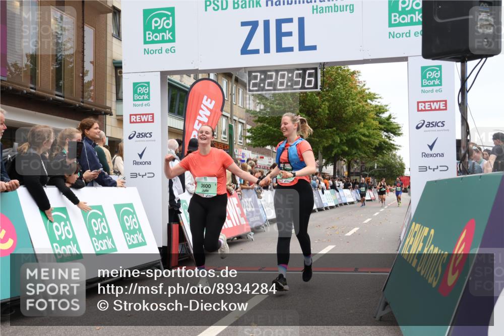 21.09.2025 - PSD Bank Halbmarathon Strokosch-Dieckow http://msf.ph/oto/8934284 21.09.2025 12:28:20 Ziel 1677, 3478, 3481, 3600, 3615, 3658 meine-sportfotos.de