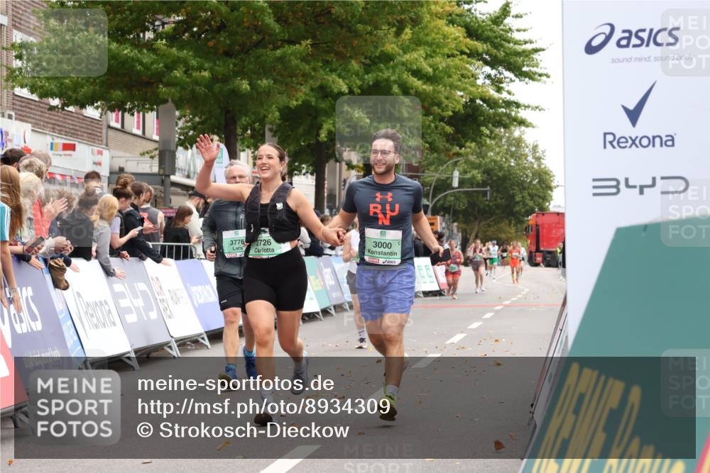 21.09.2025 - PSD Bank Halbmarathon Strokosch-Dieckow http://msf.ph/oto/8934309 21.09.2025 12:28:28 Ziel 2726, 3000, 3658, 3776 meine-sportfotos.de